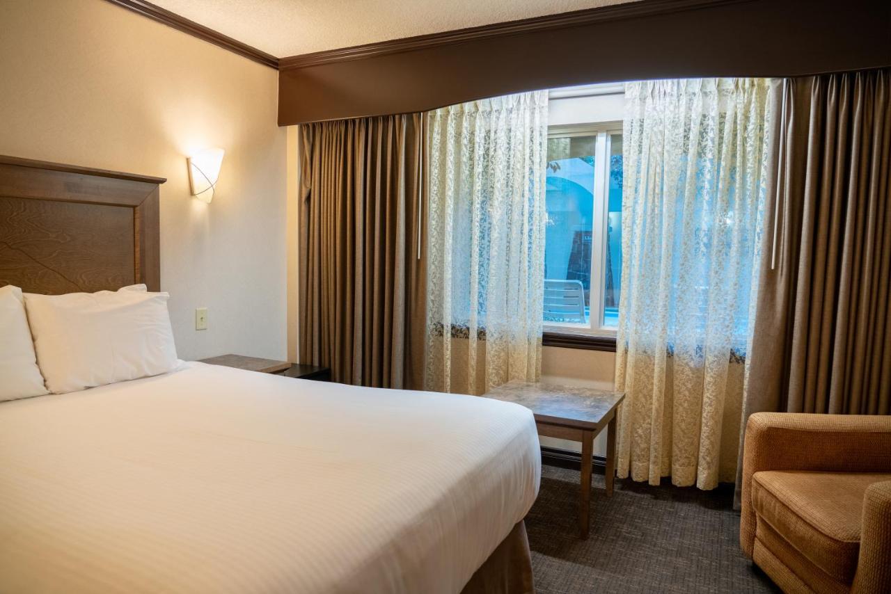 The Rundlestone Lodge Banff Ngoại thất bức ảnh